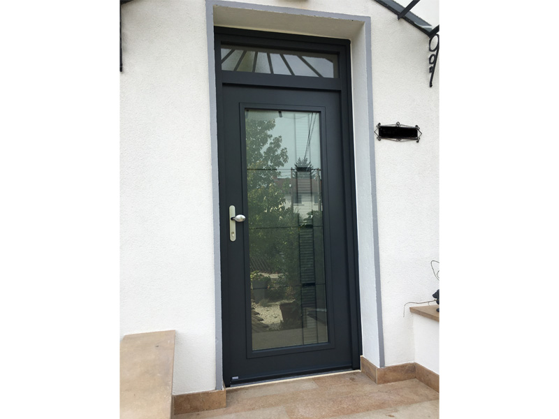 Porte d'entrée cintrée en PVC | Komilfo